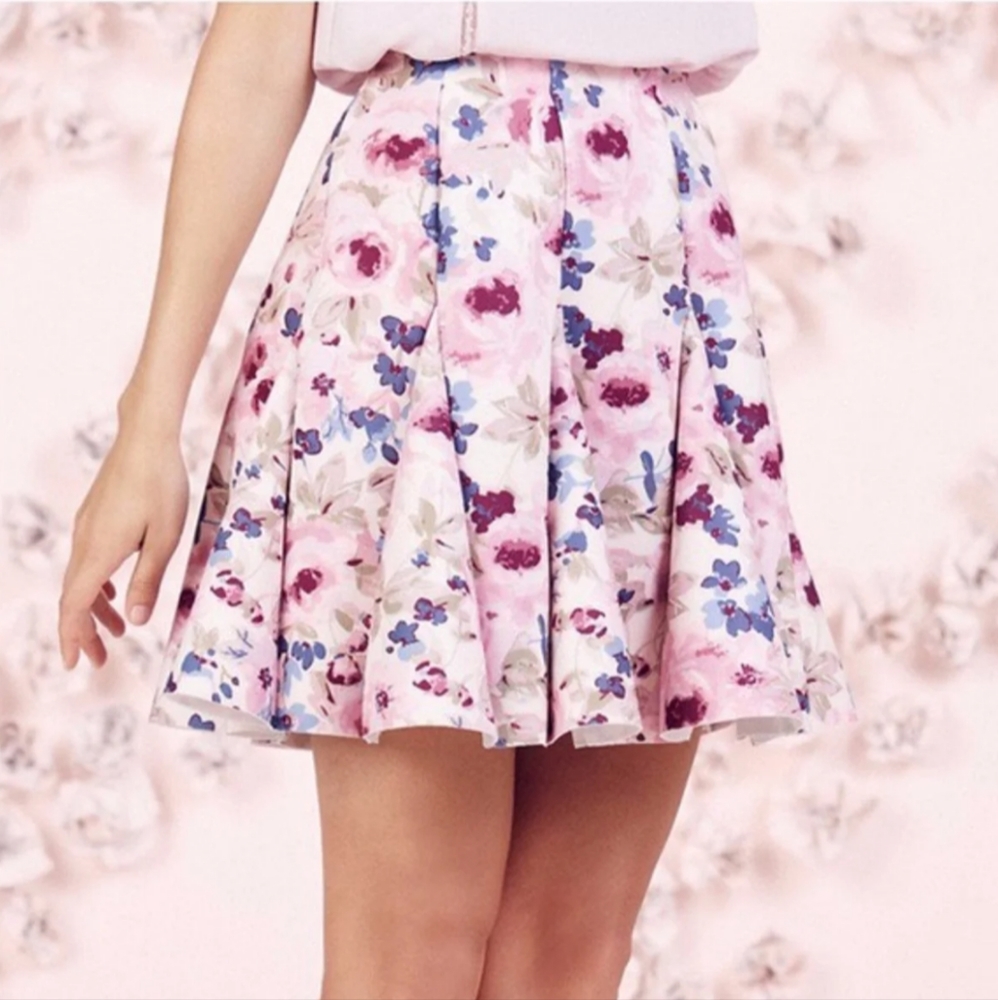 LC Lauren Conrad Runway Floral Pleated Mini Skirt Size 4